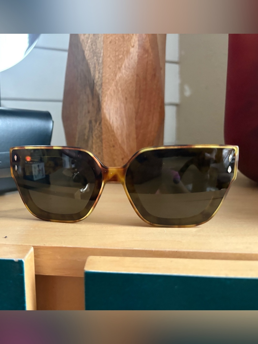 Tortoiseshell Cat-Eye Sunglasses - Brown